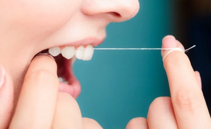 نخ دندان کشیدن و کاهش خطر سکته مغزی و فیبریلاسیون دهلیزی